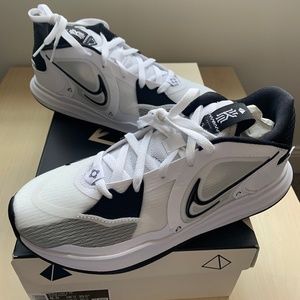 Kyrie Low 5 TB Sneakers